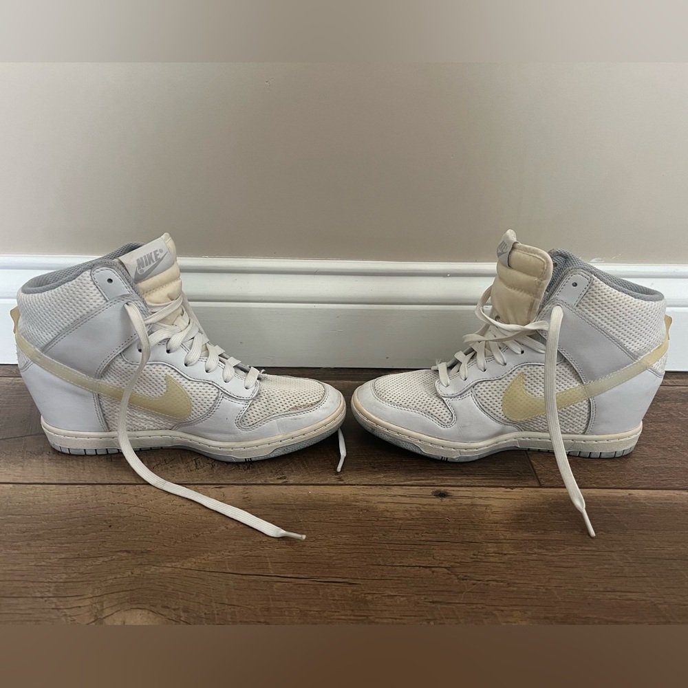Rare Nike Women Size 7.5 White Dunk Sky Hi Mesh Hidden Heel Wedge Sneaker